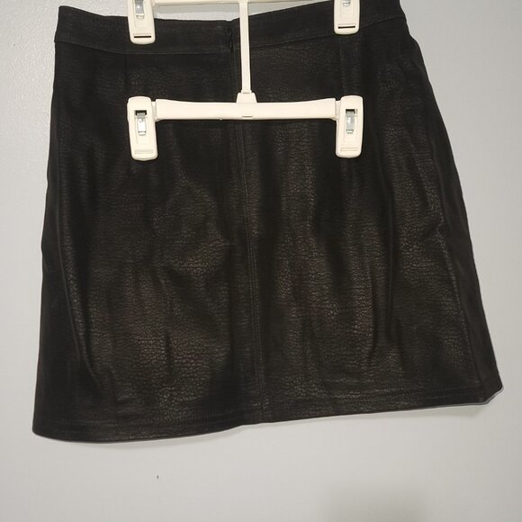 Falda - Picture 2 of 5